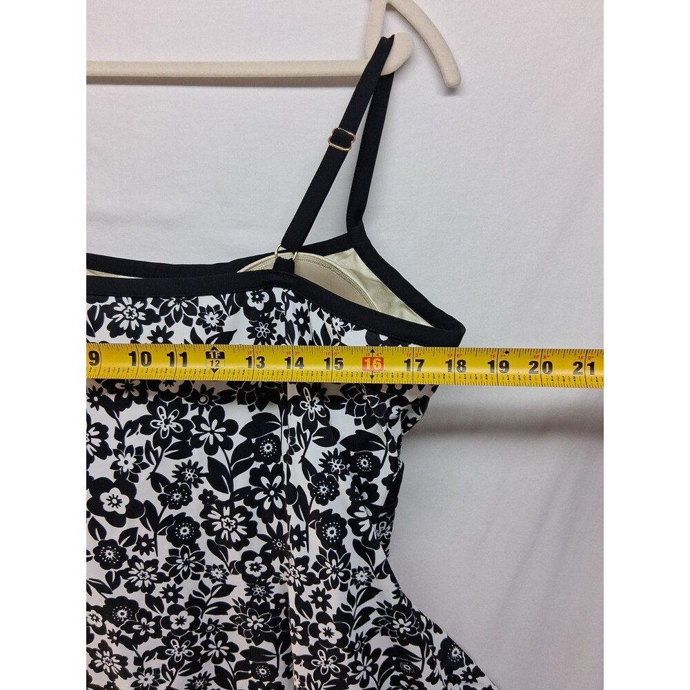 Fit4U Women 22W Swimsuit One Piece Black Floral Beach Resortwear Vacation - Picture 6 of 8